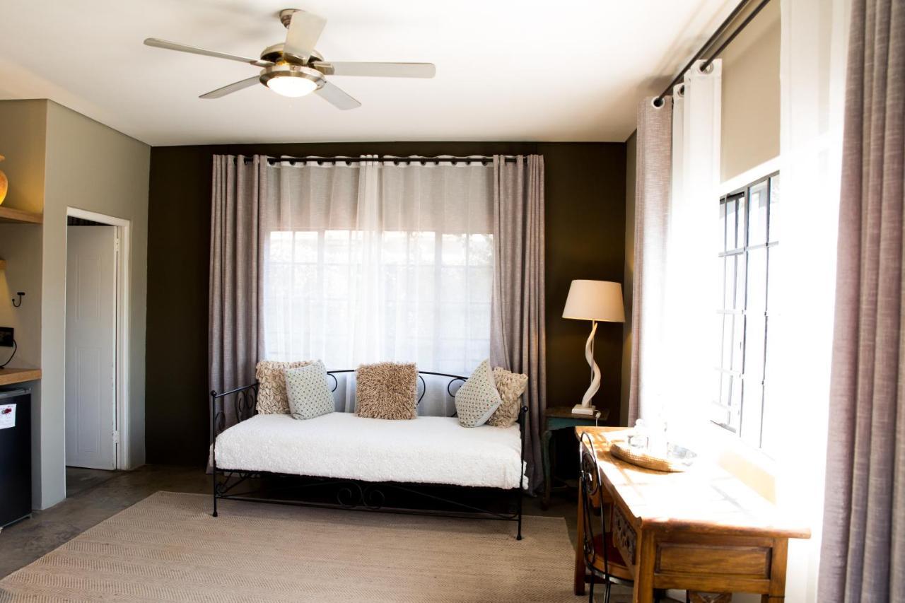 Olive Grove Guesthouse Windhoek Exterior foto